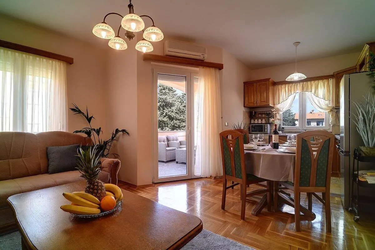 Apartment Cvita ميدولين